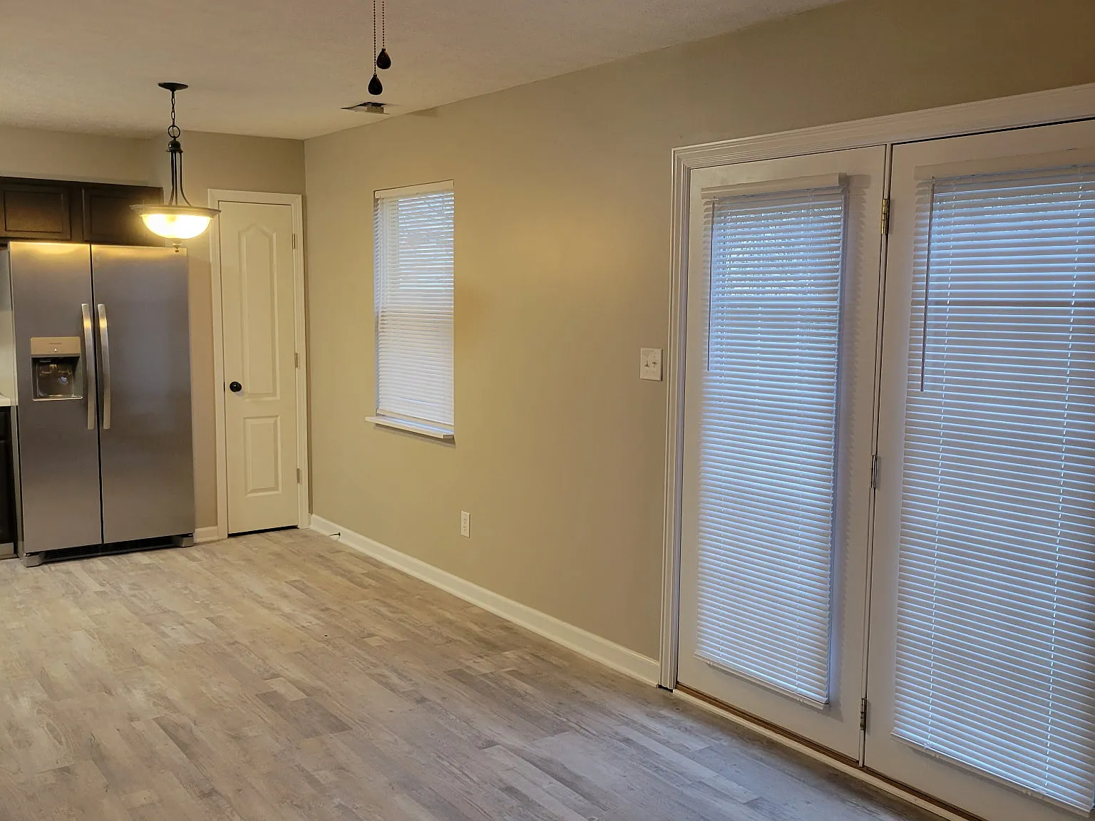 3 bed, 1128 sqft, $1,750 — Photo 3