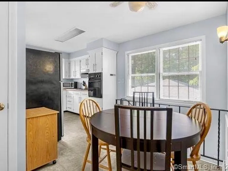 126 Linden Ave — Photo 4