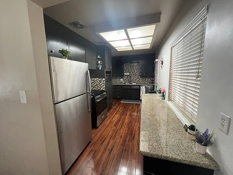 1406 W Howard Ave — Photo 10