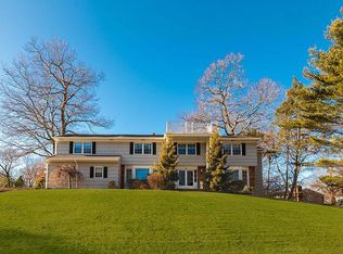 51 Flamingo Rd, East Hills, NY 11576