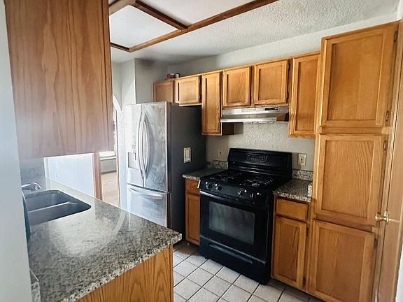 3rd image of 1533 Peter Hurd Dr