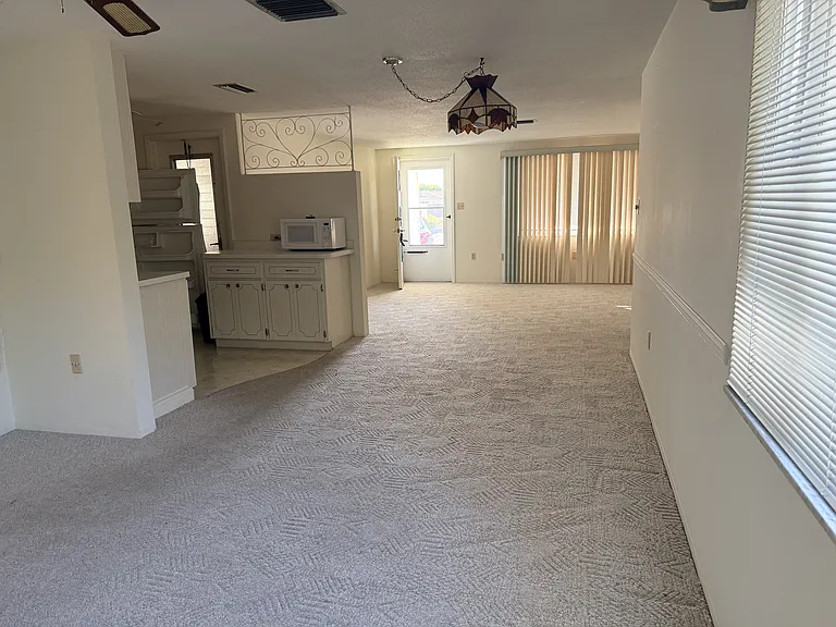 10802 Laburnum Dr — Photo 3