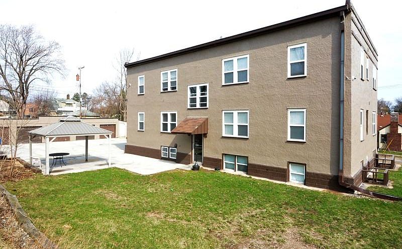 1st image of 40 Annapolis St W #4