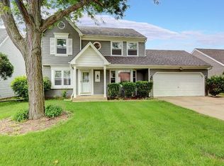 880 Shady Ln, Aurora, IL 60506