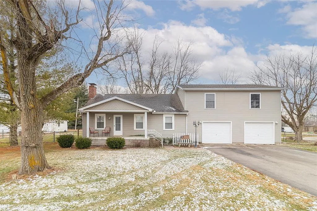 2709 Grand Ave photo 1