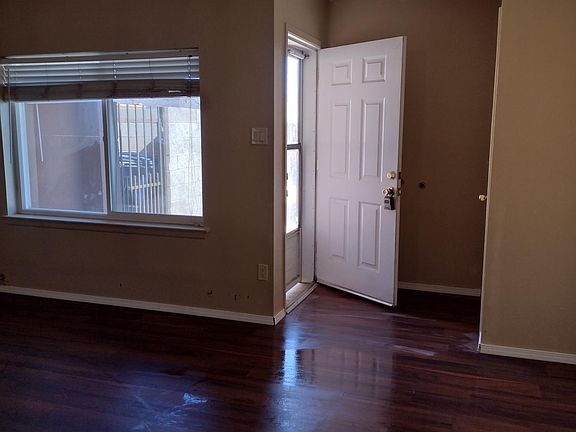 3rd image of 3217 Corona Dr NW