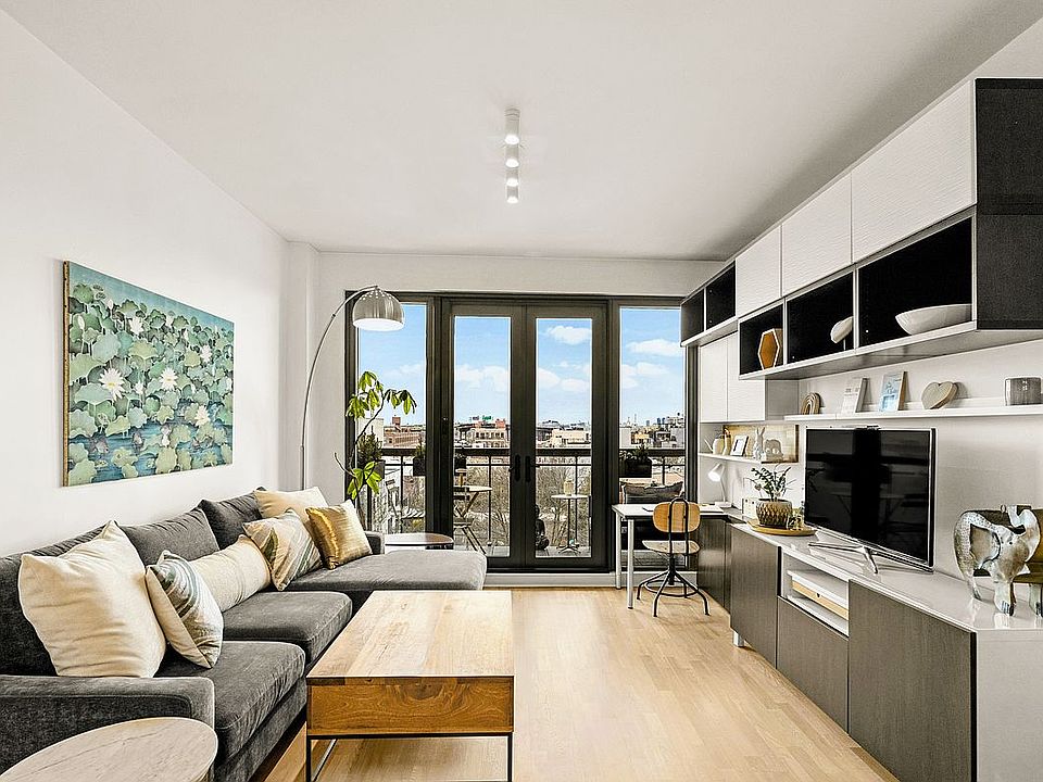 1st image of 500 4th Ave APT 5N