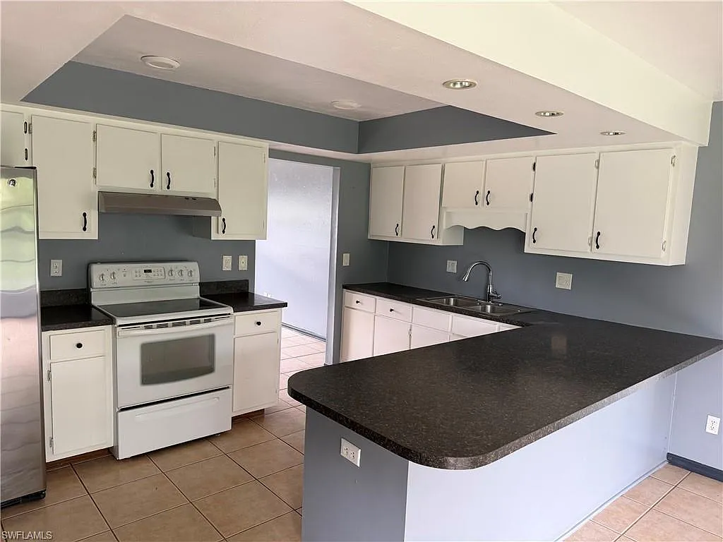 3 bed, 2.0 bath, 1262 sqft, $1,750 — Photo 3