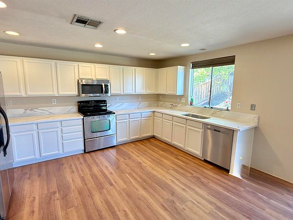 2nd image of 5104 Trailridge Ct