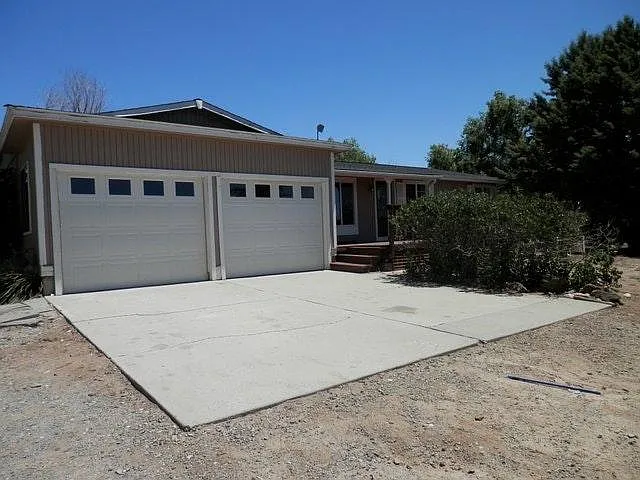 2220 Buckskin Dr photo 1