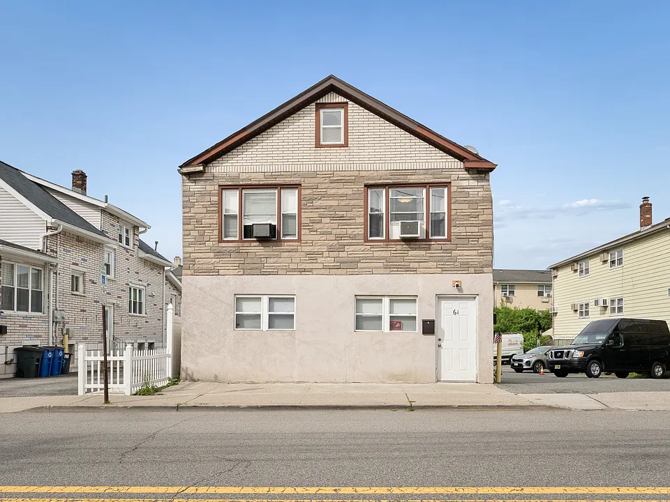 61 Union St #2