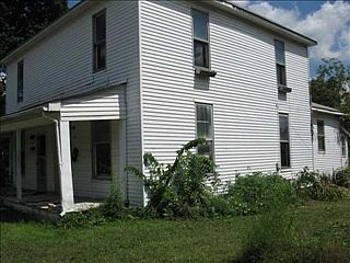 2nd image of 305 Wood St