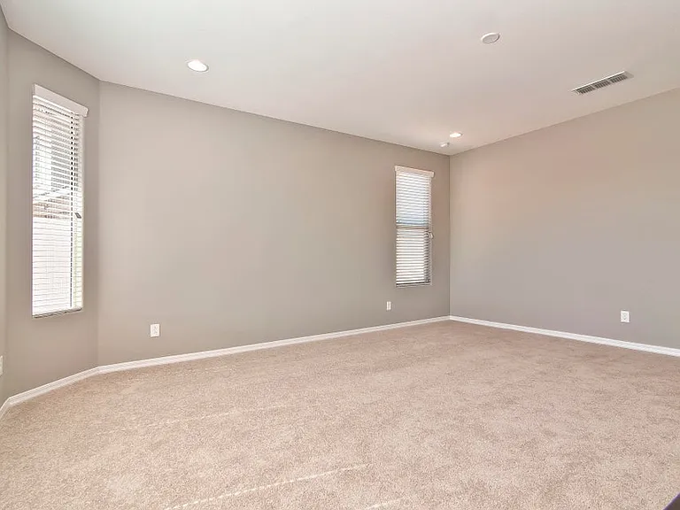 6303 S 24th Pl — Photo 20