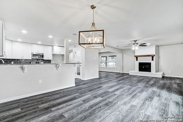 1st image of 7922 Shady Hollow Ln