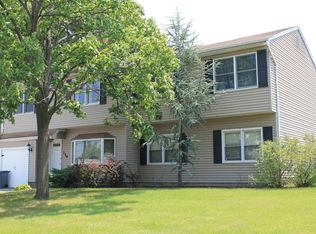 114 Lincoln Ave, Saddle Brook, NJ 07663