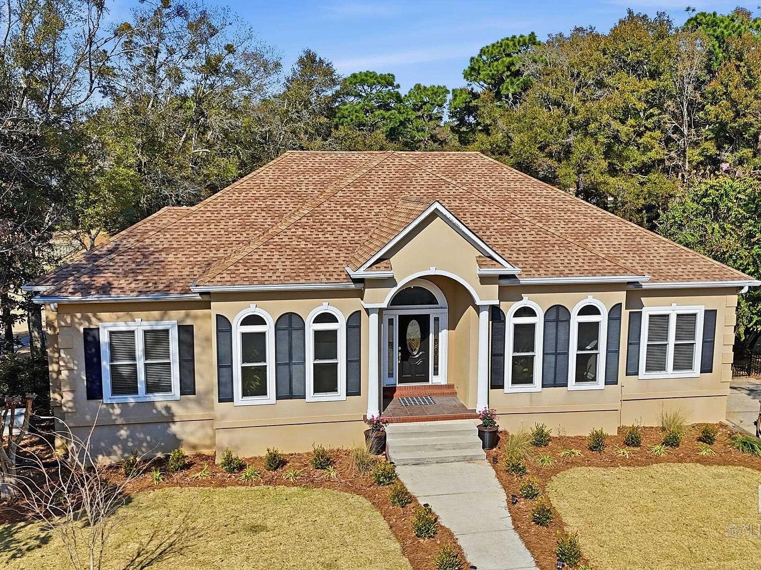 304 South Dr
