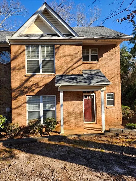 3 bed, 2.5 bath, $1,800 — Photo 1