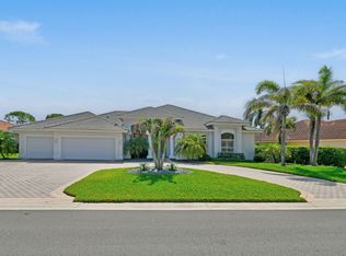 8091 SE Woodlake Lane W, Hobe Sound, FL 33455