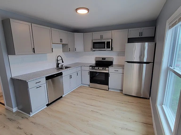 238 Auburn St #3 — Photo 1