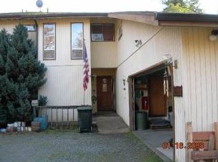 241 Scott Dr, Grants Pass, OR 97527