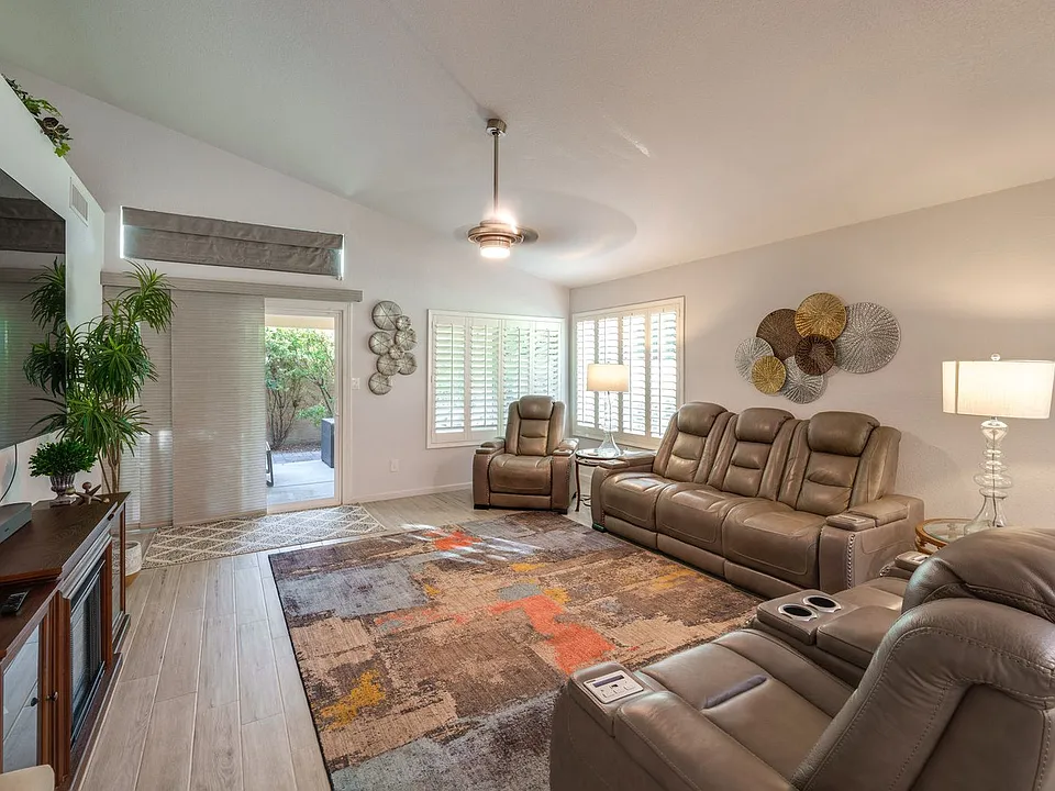 552 N Fountain Cir #ID1626439P