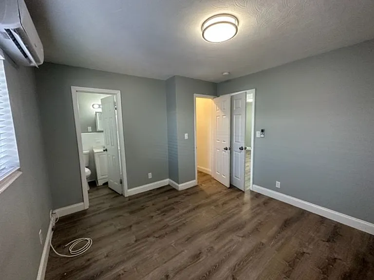 4246&4300 Seagrape Dr #4249-4301 — Photo 13