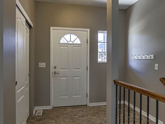 4th image of 6019 S 191st St
