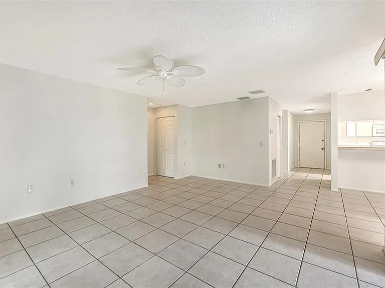 5010 Barrington Cir #2001 — Photo 6