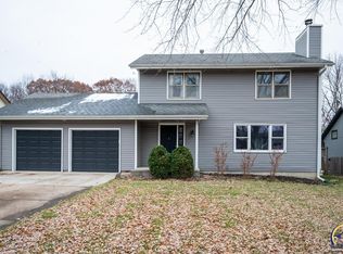 3118 SW Tutbury Town Rd, Topeka, KS 66614