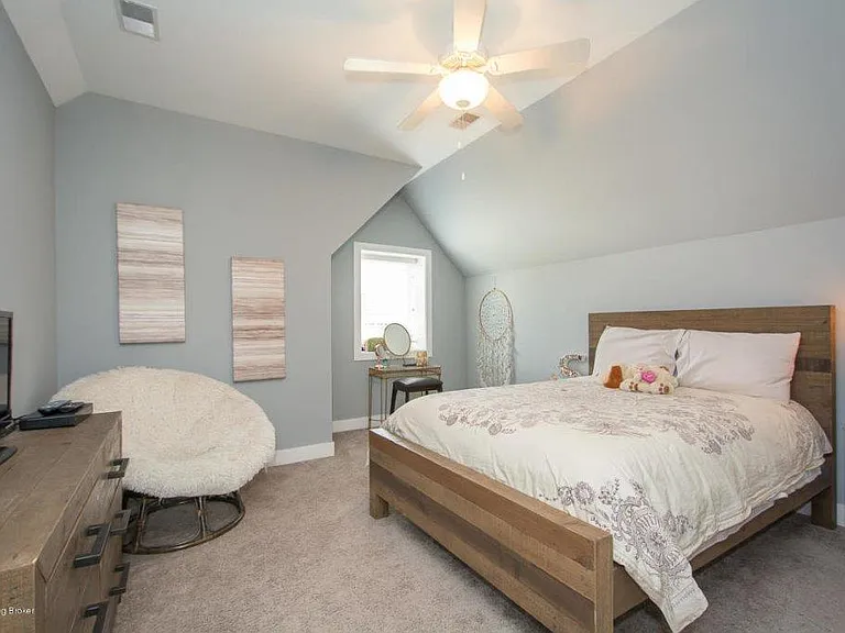 1704 Coral Ct — Photo 19