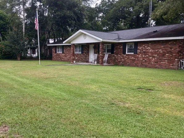 417 S College St, Twin City, GA 30471