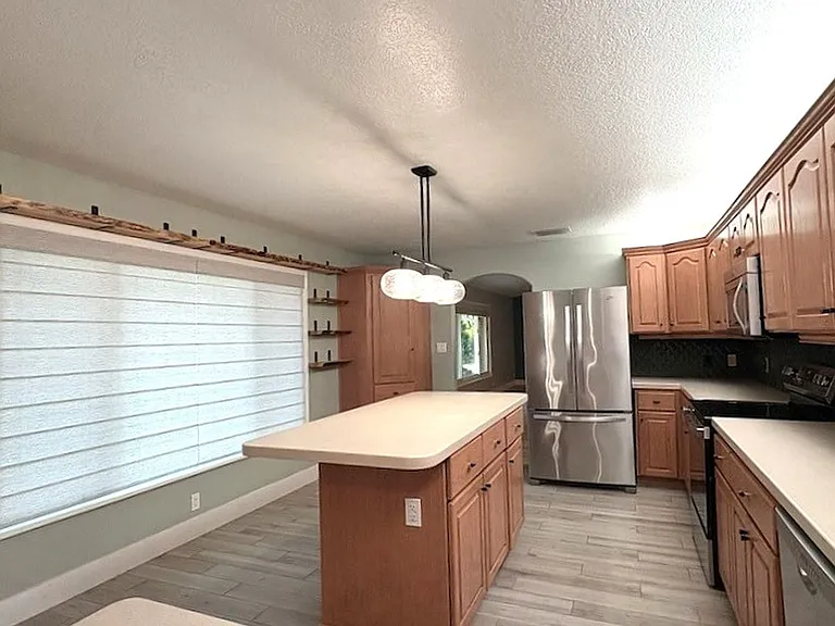 1029 Glenwood Rd — Photo 5