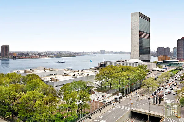 Rented by Halstead Real Estate | media 27