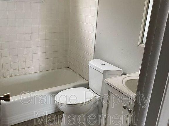 3rd image of 4524 Lafayette Ave APT 10
