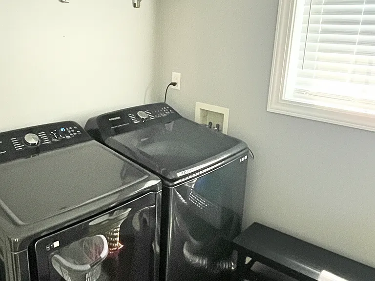 1429 Lyon Ct — Photo 14