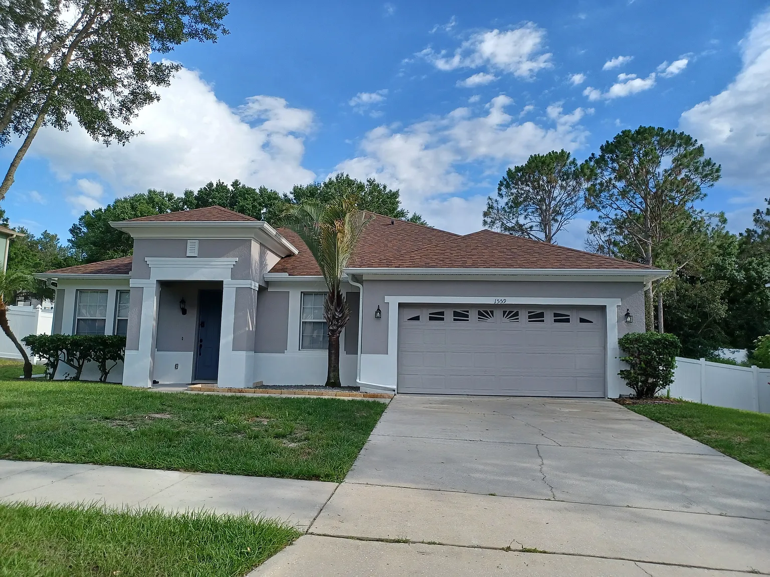 4 bed, 2344 sqft, $2,500 — Photo 2