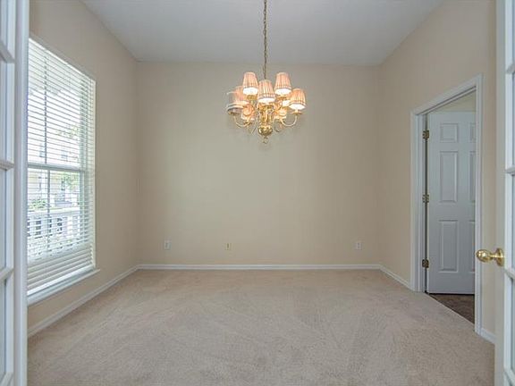 5th image of 114 Clayton Ave