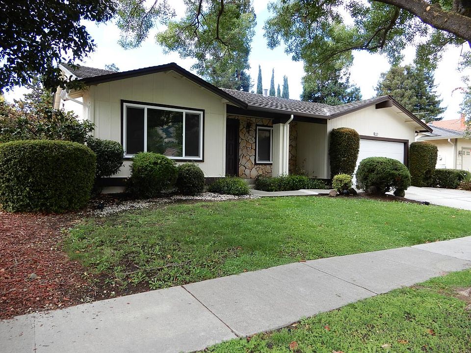 1st image of 45405 Potawatami Dr