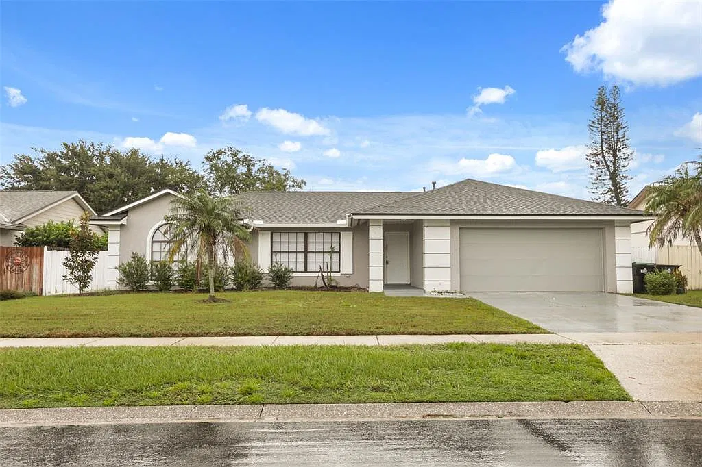 3 bed, 2.0 bath, 1639 sqft, $2,600 — Photo 1