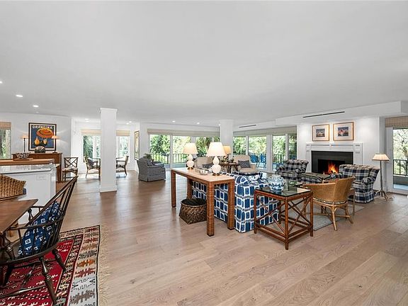 5th image of 102 Clubhouse DR #377