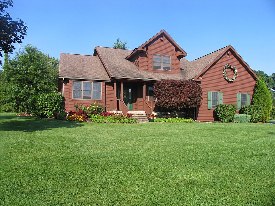 1st image of 8 Catallo Dr