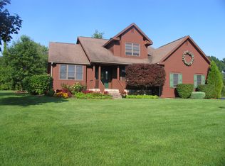 8 Catallo Dr, Waterford, NY 12188