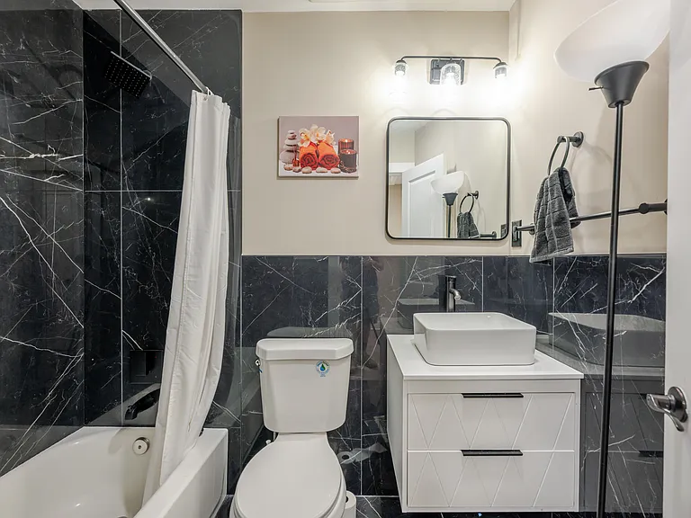 4523 Dix St NE — Photo 25