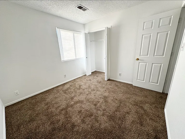 920 Somerset Meadows Dr NE — Photo 8