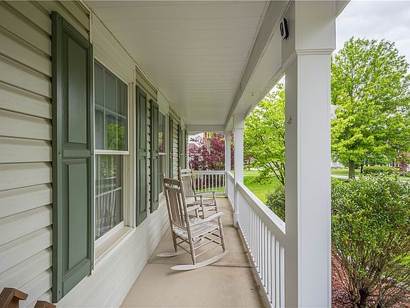 4th image of 213 Walnut Dr
