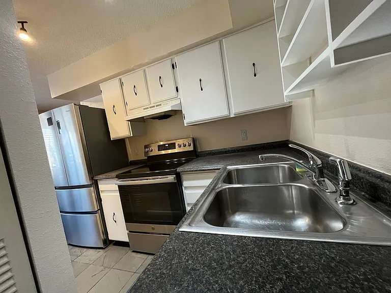 1705 Heatheridge Rd #M104 — Photo 6