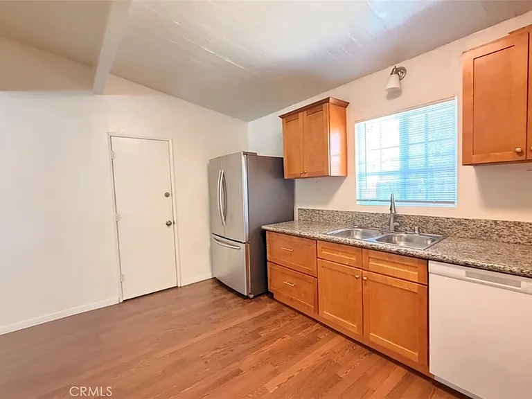 828 N Buena Vista St #A — Photo 6