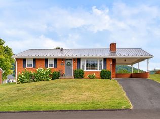 293 Grandon Rd, Staunton, VA 24401
