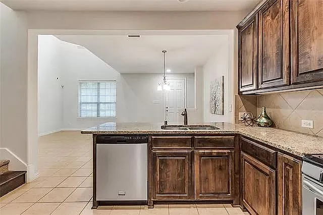 623 Matthew Pl — Photo 11