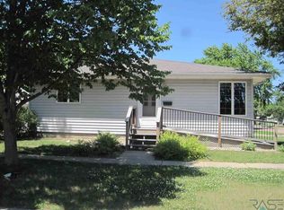 103 S 3rd Ave, Rock Rapids, IA 51246